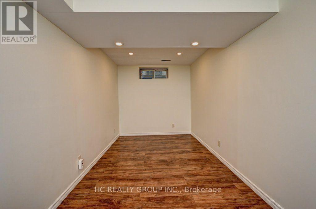 271 Resurrection Drive, Kitchener, ON - Indoor Photo Showing Other Room