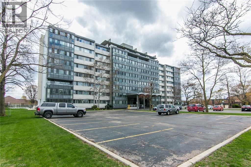 24 Midland Drive Unit# 402, Kitchener, ON - Outdoor With Facade