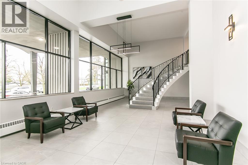 24 Midland Drive Unit# 402, Kitchener, ON - Indoor Photo Showing Other Room