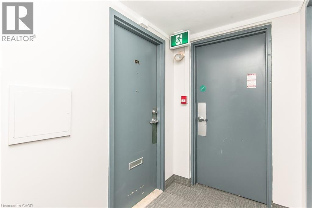 24 Midland Drive Unit# 402, Kitchener, ON - Indoor Photo Showing Other Room