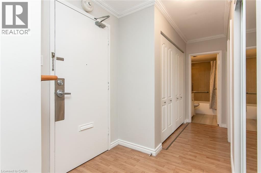 24 Midland Drive Unit# 402, Kitchener, ON - Indoor Photo Showing Other Room
