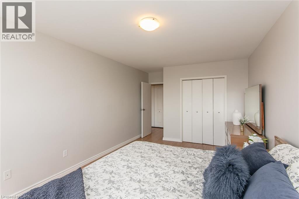 24 Midland Drive Unit# 402, Kitchener, ON - Indoor Photo Showing Bedroom