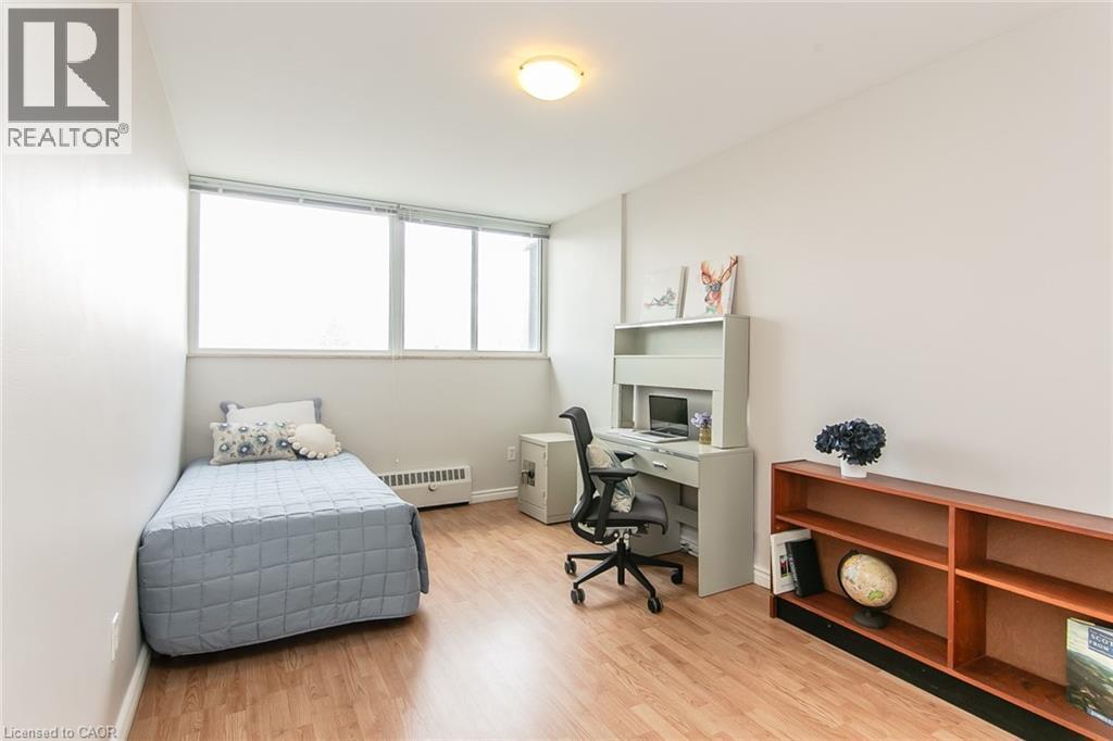24 Midland Drive Unit# 402, Kitchener, ON - Indoor Photo Showing Other Room