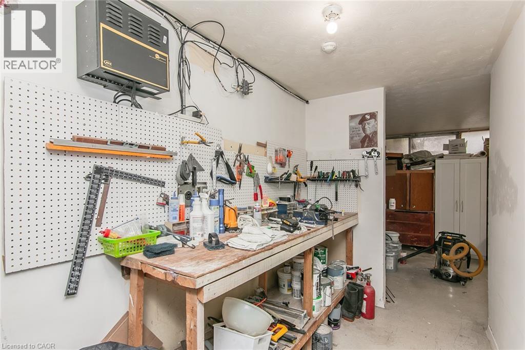 24 Midland Drive Unit# 402, Kitchener, ON - Indoor Photo Showing Other Room