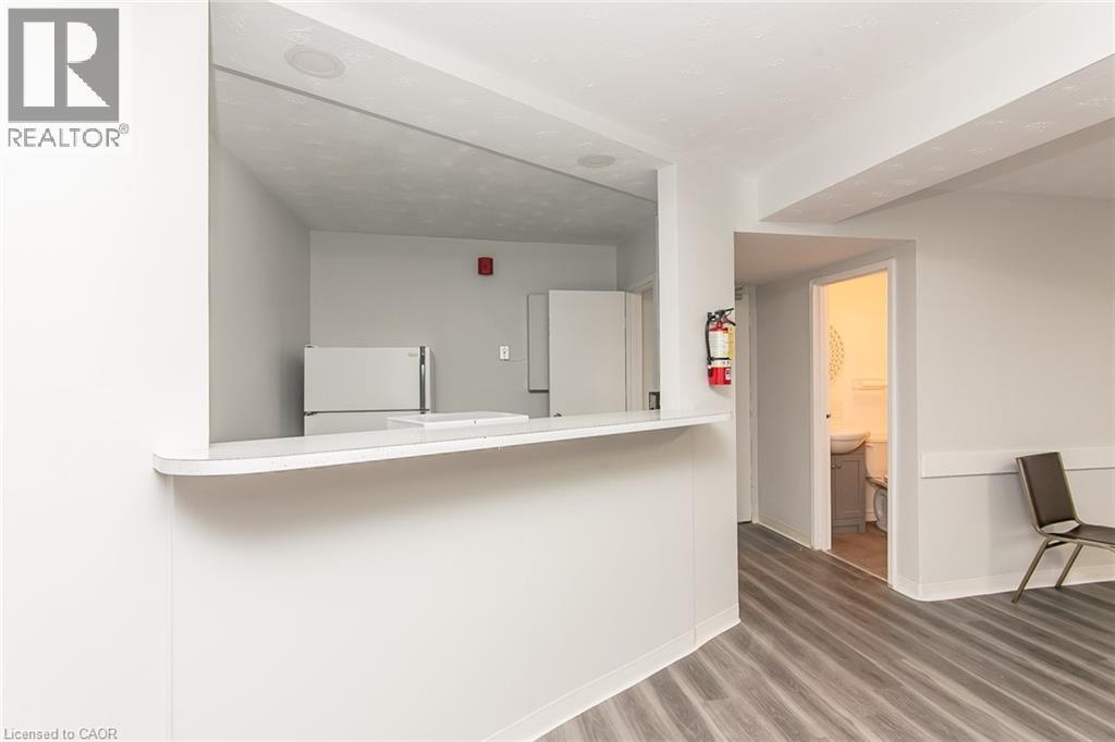 24 Midland Drive Unit# 402, Kitchener, ON - Indoor Photo Showing Other Room