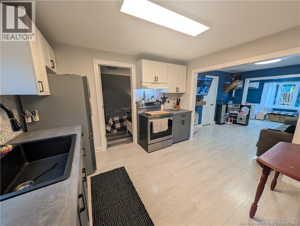 382 Eldersley Avenue, Saint John, NB - Indoor Photo Showing Kitchen