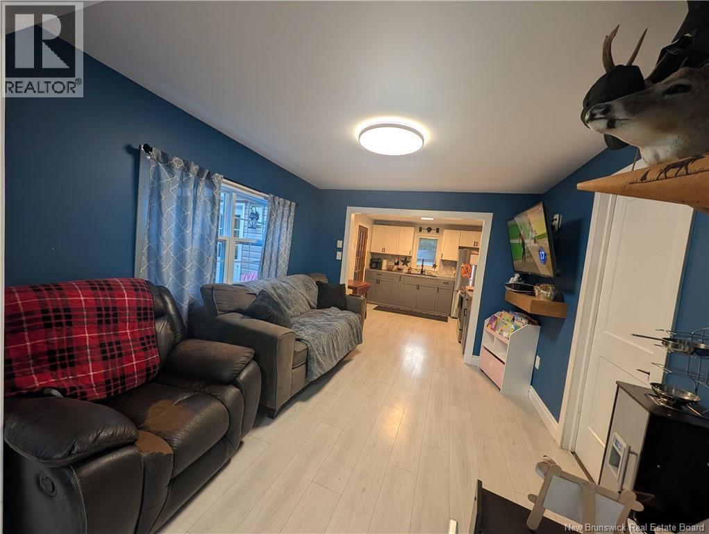 382 Eldersley Avenue, Saint John, NB - Indoor Photo Showing Living Room
