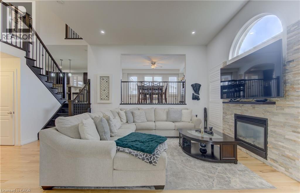 167 Westcliff Way, Cambridge, ON - Indoor Photo Showing Living Room With Fireplace