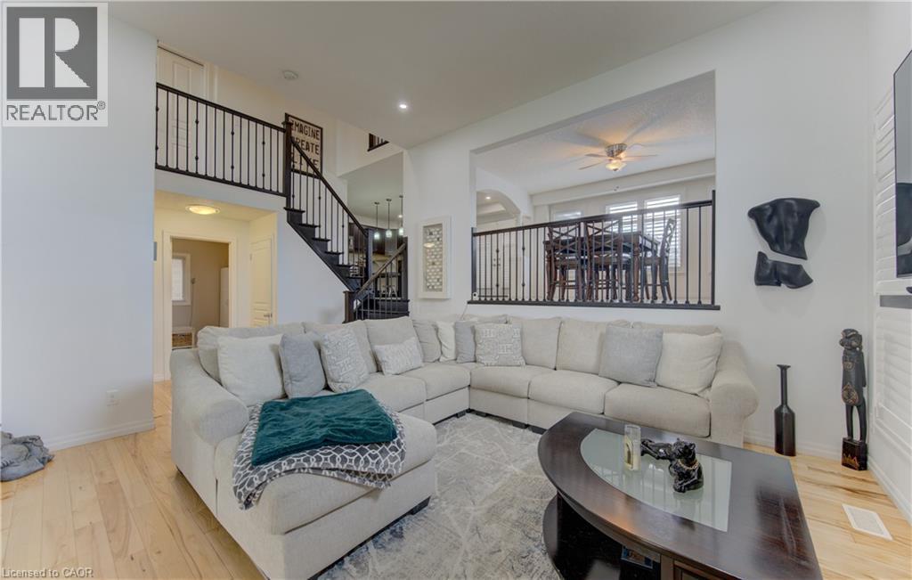 167 Westcliff Way, Cambridge, ON - Indoor Photo Showing Living Room