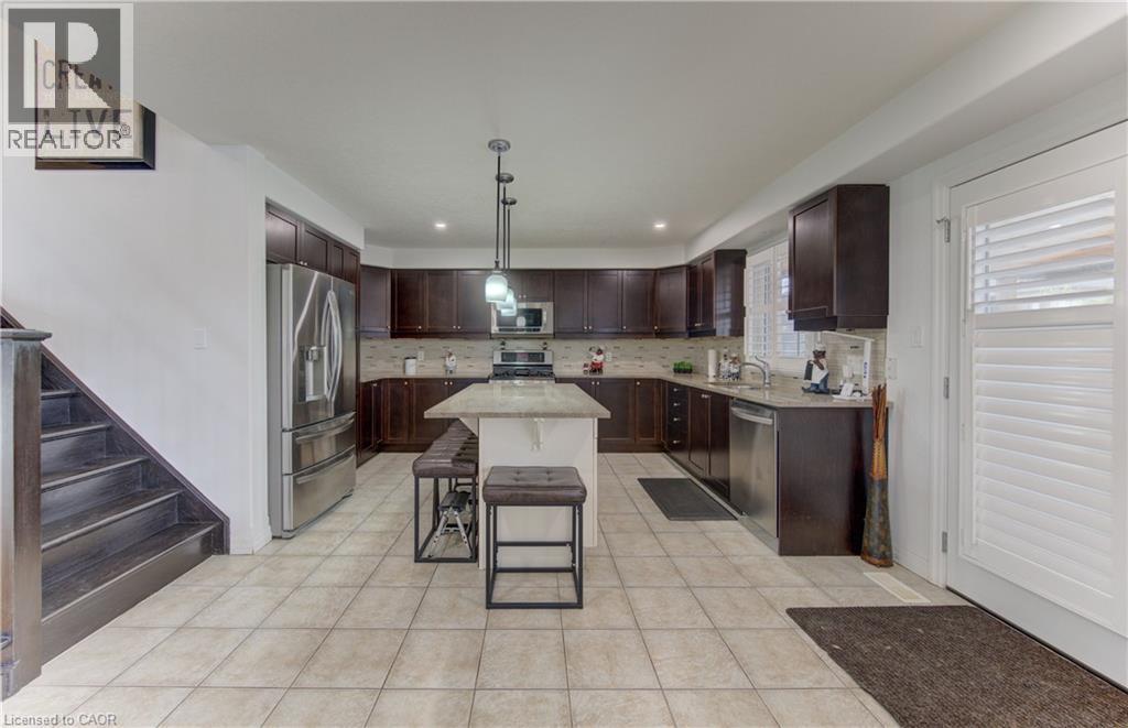 167 Westcliff Way, Cambridge, ON - Indoor Photo Showing Kitchen With Upgraded Kitchen