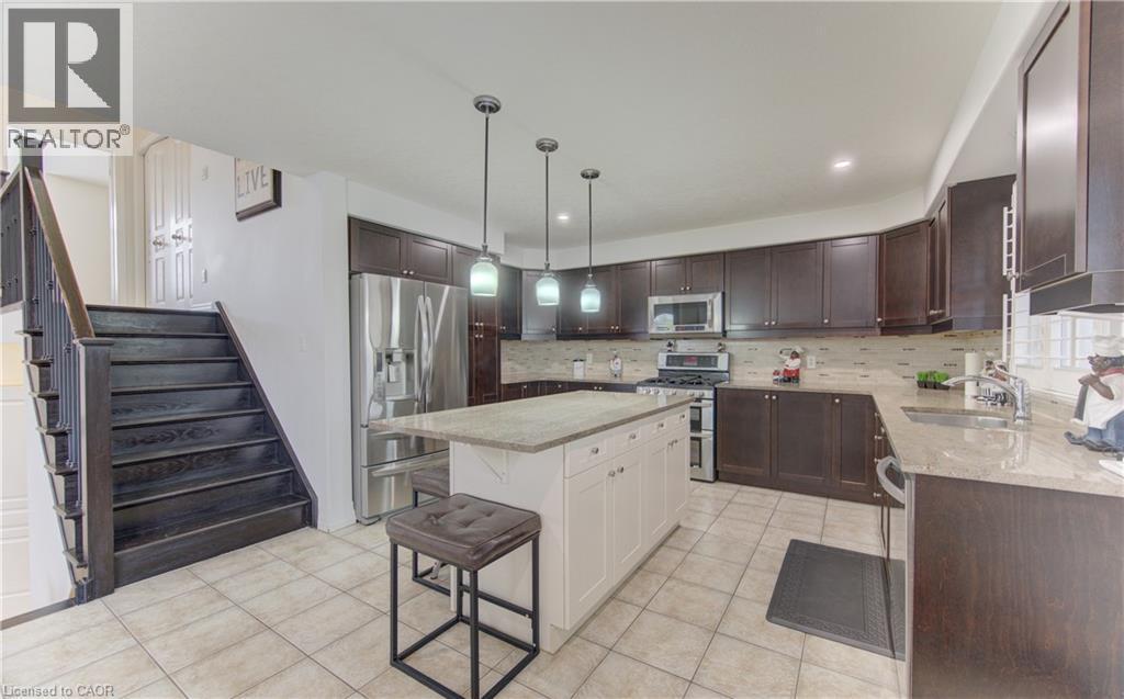 167 Westcliff Way, Cambridge, ON - Indoor Photo Showing Kitchen With Upgraded Kitchen