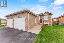 11 JACKSON COURT W Welland, ON L3C 7G2