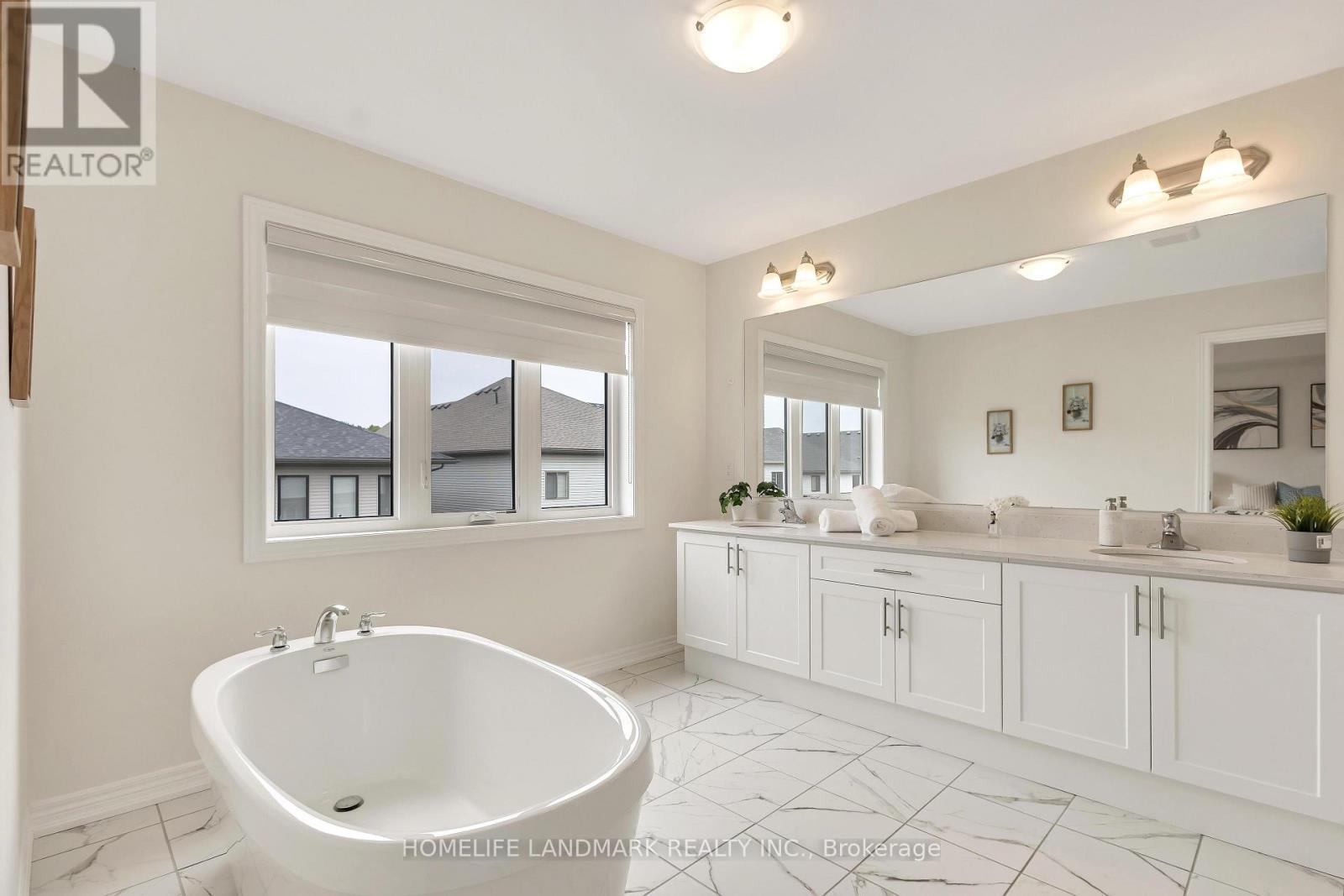 285 Broadacre Drive, Kitchener, ON - Indoor Photo Showing Bathroom