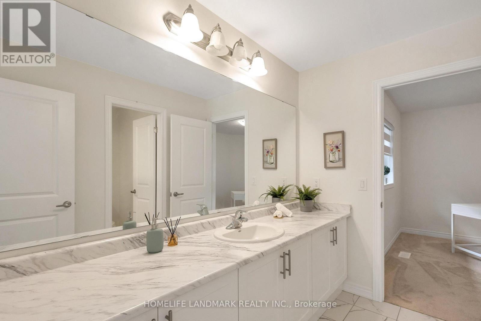 285 Broadacre Drive, Kitchener, ON - Indoor Photo Showing Bathroom