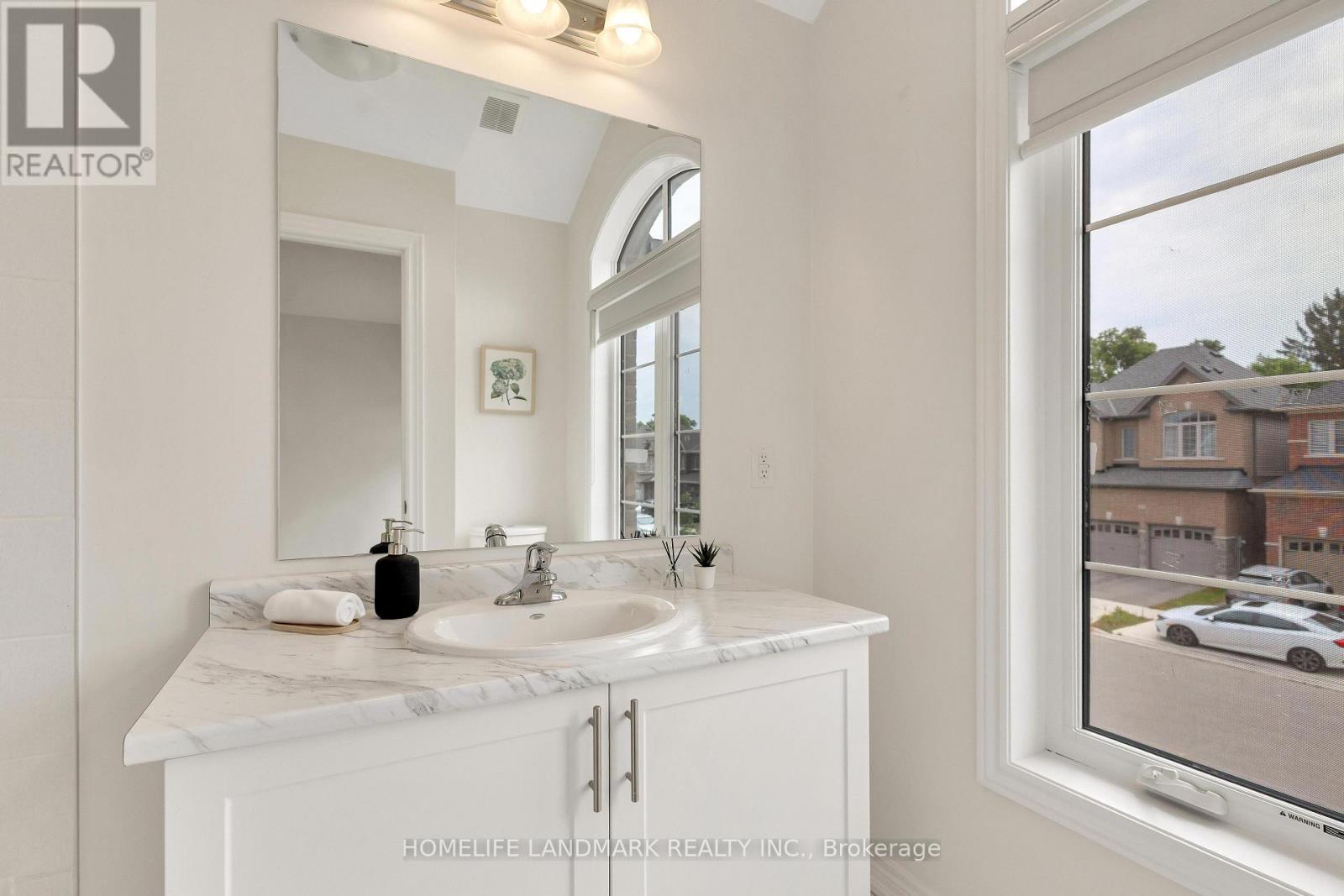 285 Broadacre Drive, Kitchener, ON - Indoor Photo Showing Bathroom