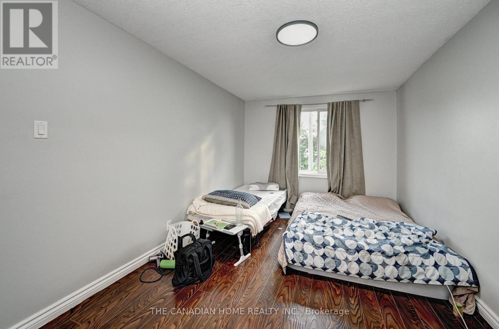 489 Strasburg Road, Kitchener, ON - Indoor Photo Showing Bedroom