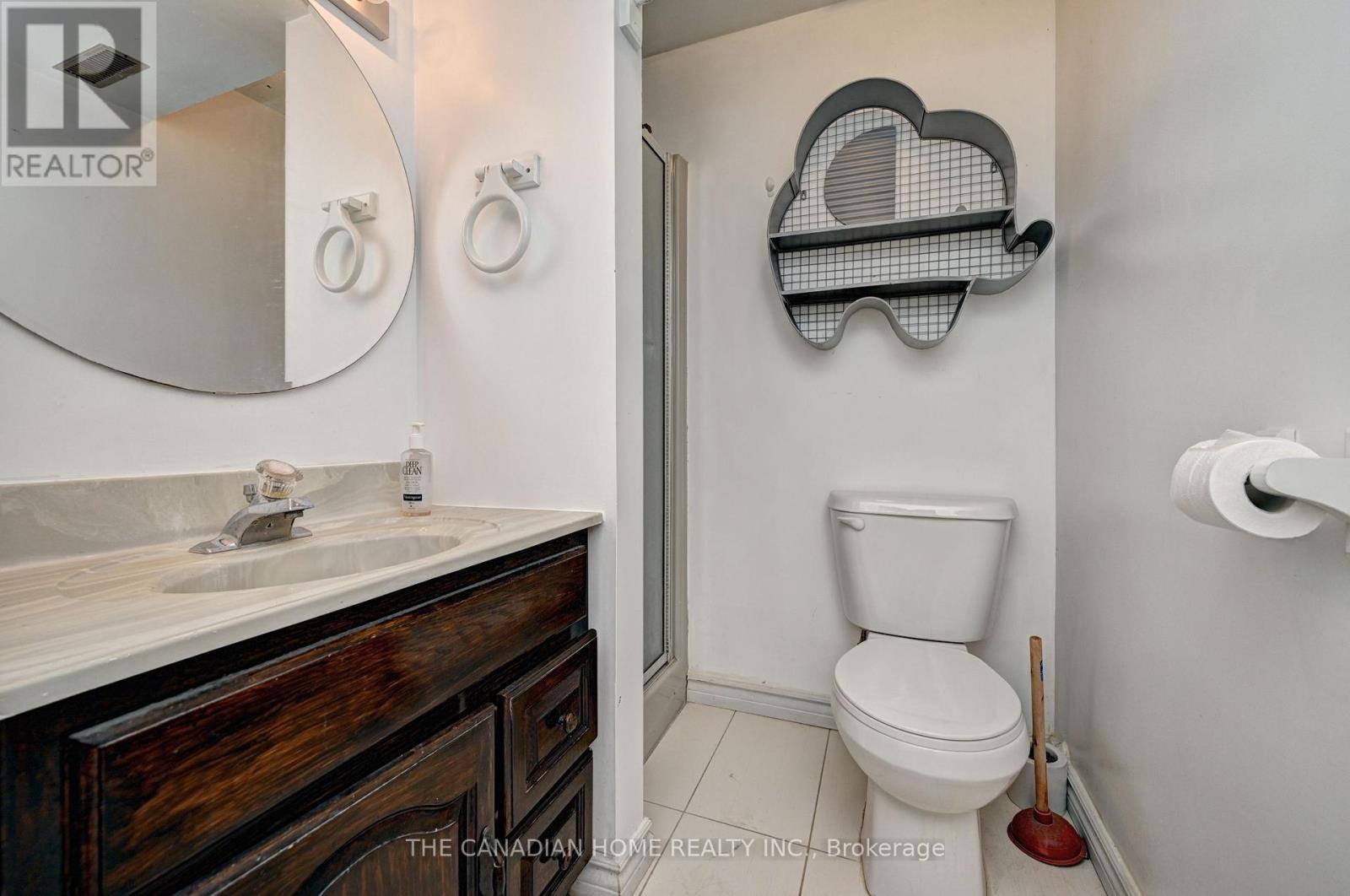 489 Strasburg Road, Kitchener, ON - Indoor Photo Showing Bathroom