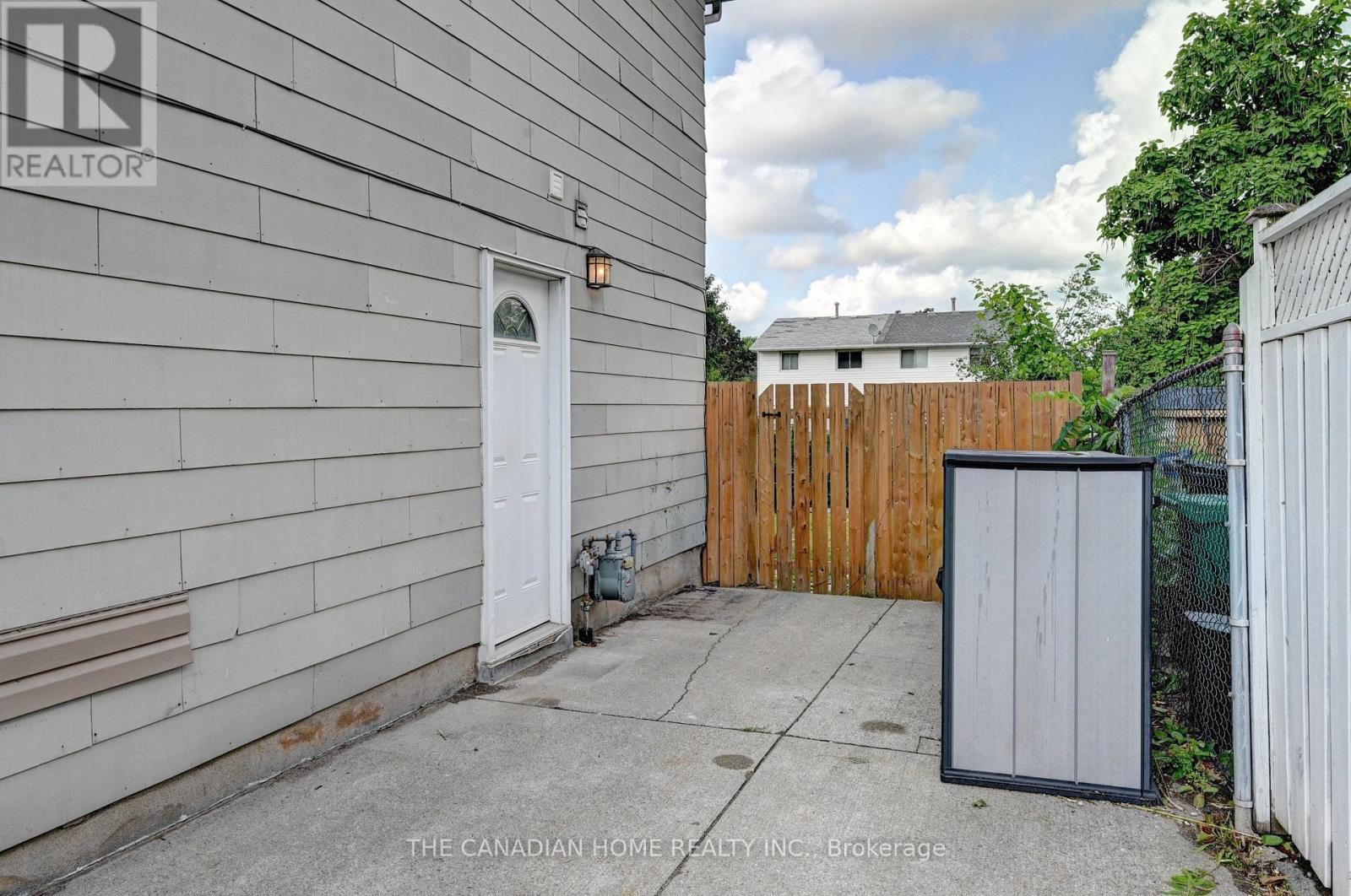 489 Strasburg Road, Kitchener, ON - Outdoor With Exterior