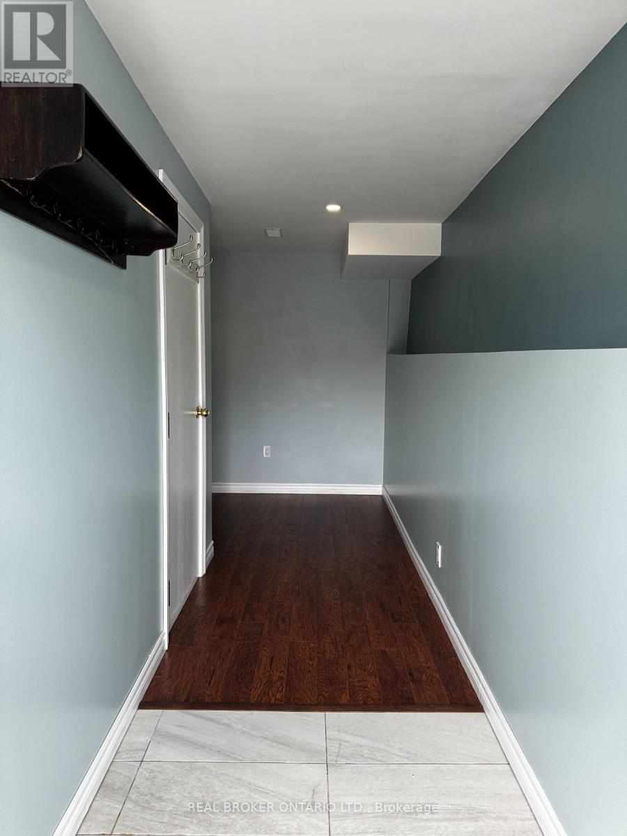 A - 34 Engel Crescent, Barrie, ON - Indoor Photo Showing Other Room