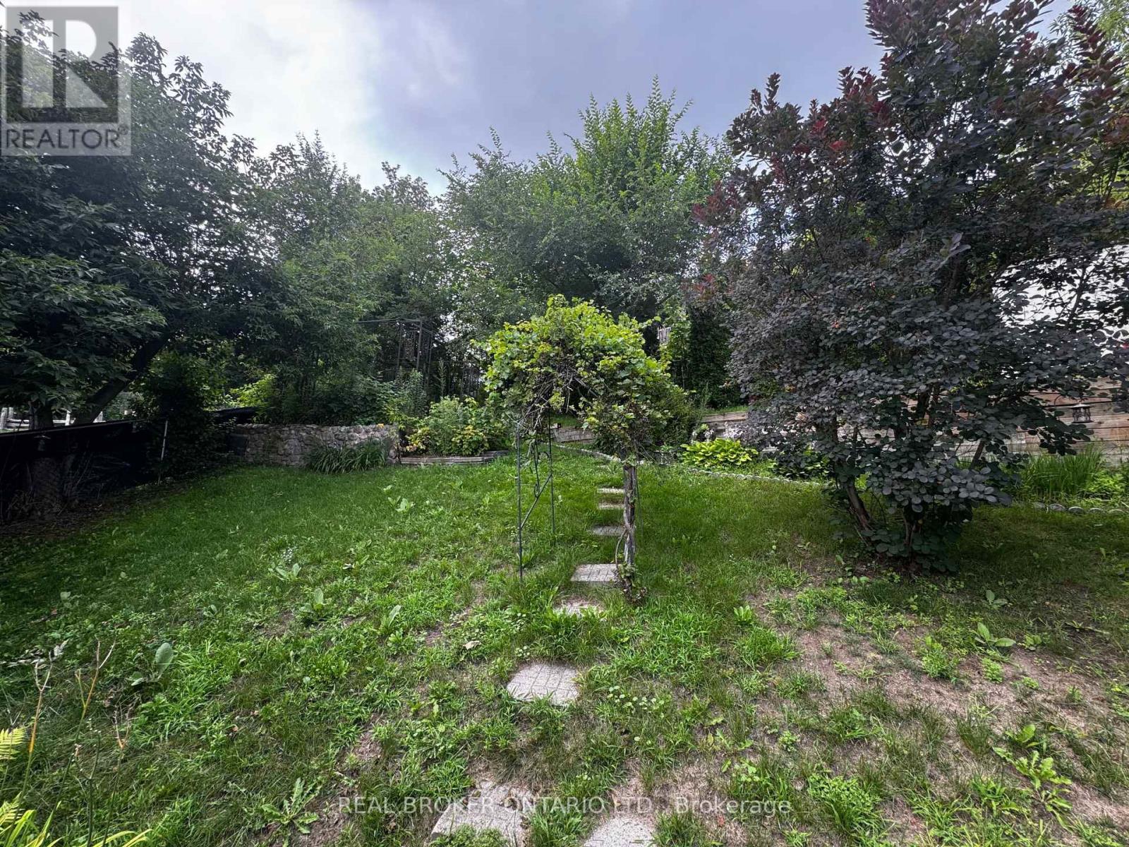 A - 34 Engel Crescent, Barrie, ON - Outdoor