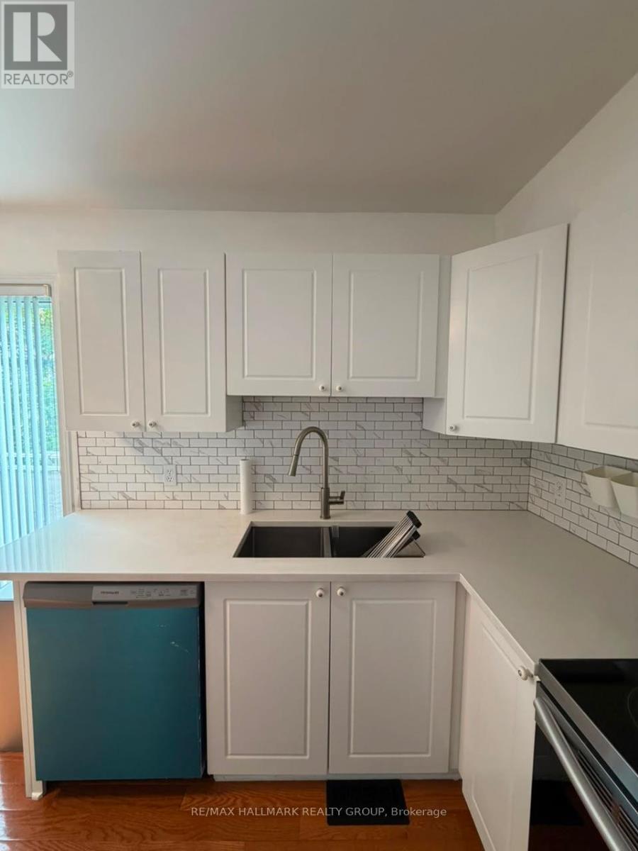 418 Somerset Street W, Ottawa, ON
