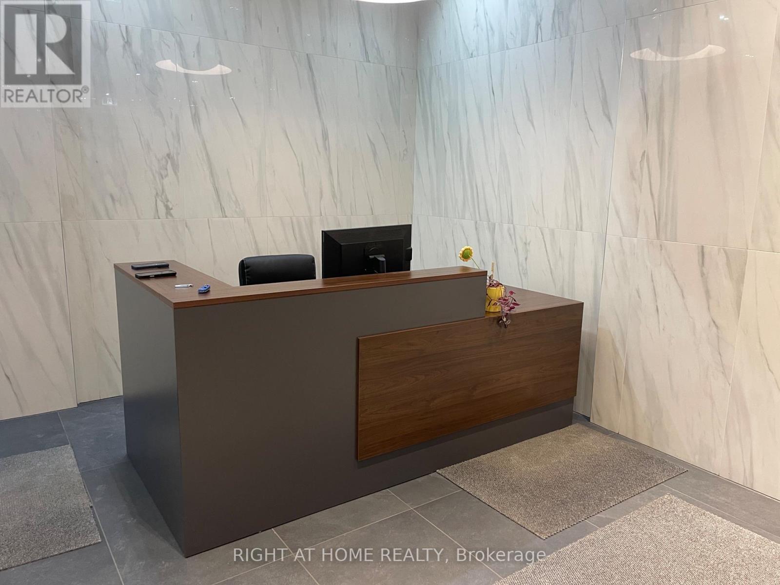 705 - 203 Catherine Street, Ottawa, ON - Indoor