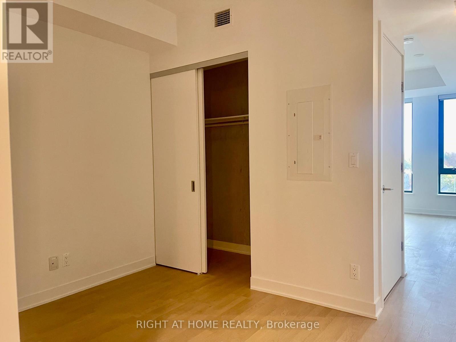 705 - 203 Catherine Street, Ottawa, ON - Indoor Photo Showing Other Room