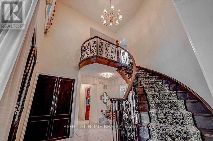 4326 Bridlepath Trail, Mississauga, ON - Indoor Photo Showing Other Room