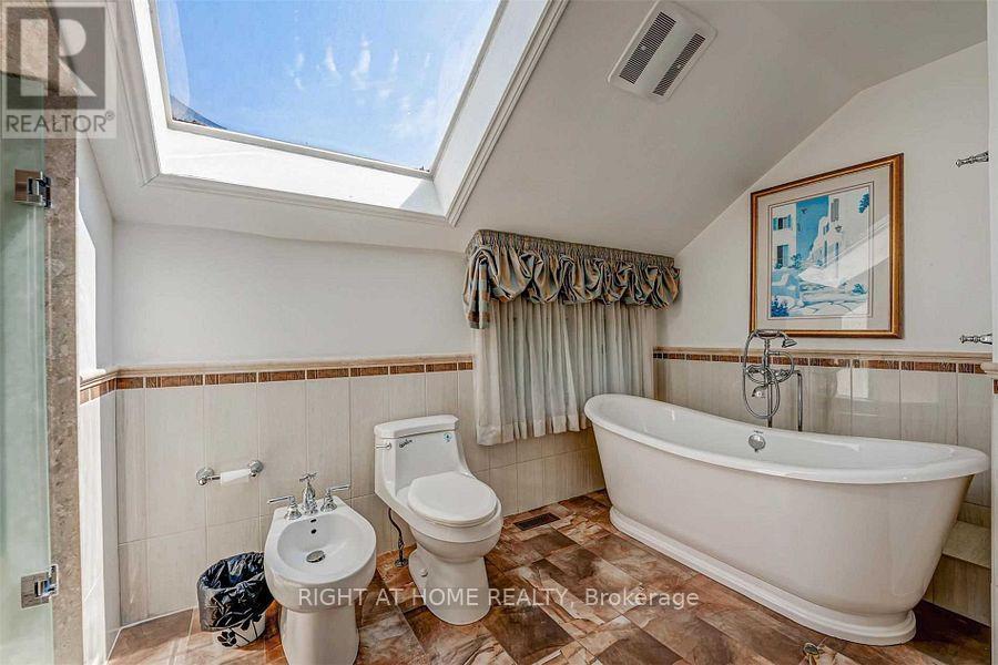 4326 Bridlepath Trail, Mississauga, ON - Indoor Photo Showing Bathroom