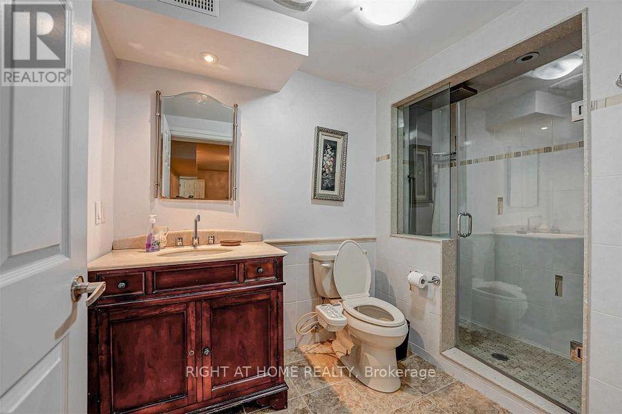 4326 Bridlepath Trail, Mississauga, ON - Indoor Photo Showing Bathroom