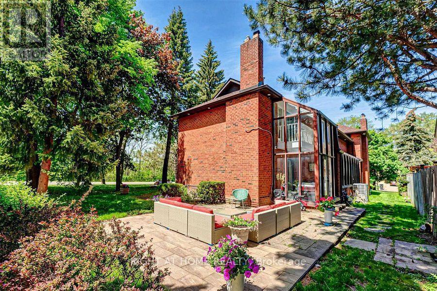 4326 Bridlepath Trail, Mississauga, ON - Outdoor