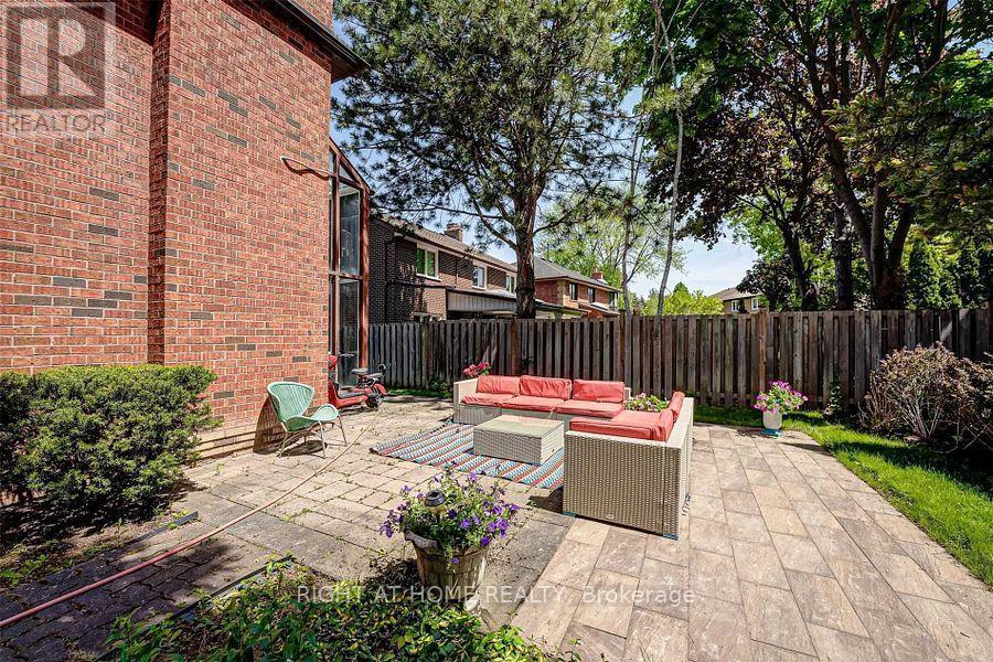 4326 Bridlepath Trail, Mississauga, ON - Outdoor