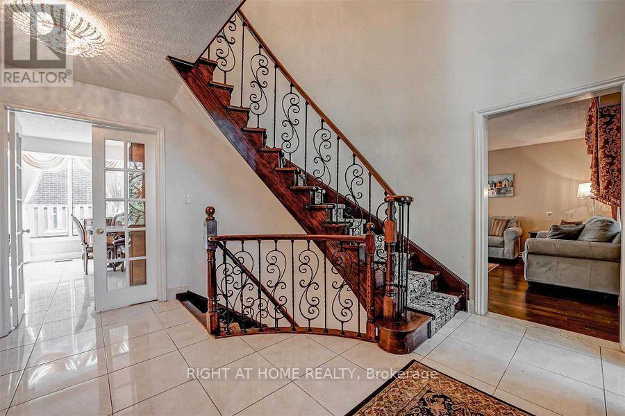 4326 Bridlepath Trail, Mississauga, ON - Indoor Photo Showing Other Room