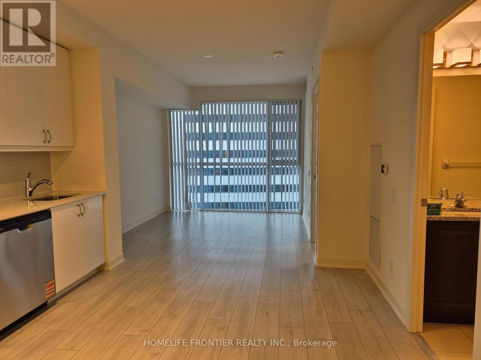 1915 - 4955 Yonge Street, Toronto, ON - Indoor Photo Showing Kitchen