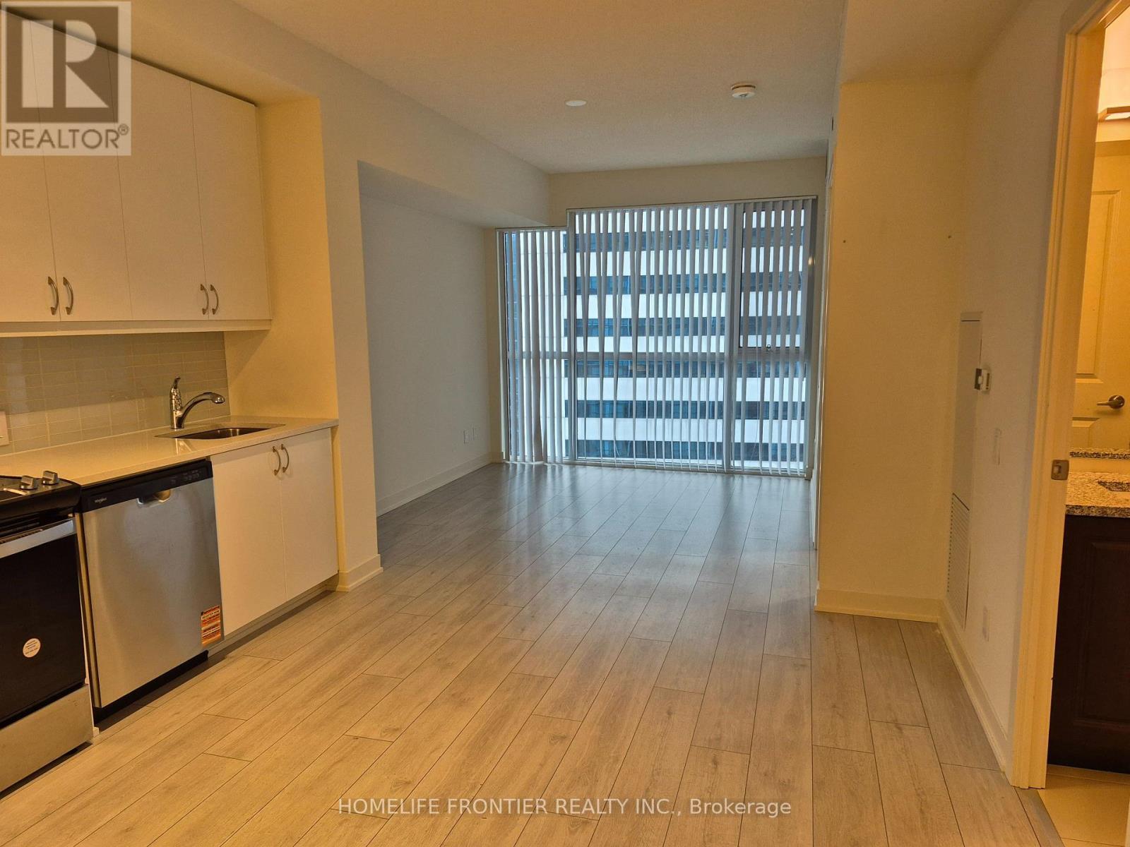 1915 - 4955 Yonge Street, Toronto, ON - Indoor Photo Showing Kitchen