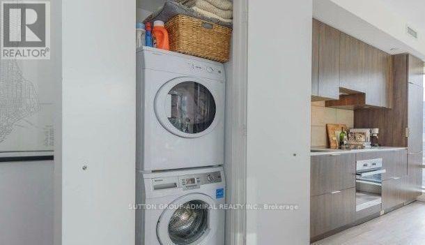 Laundry - 1605 - 5 St Joseph Street, Toronto, ON - Indoor Photo Showing Laundry Room