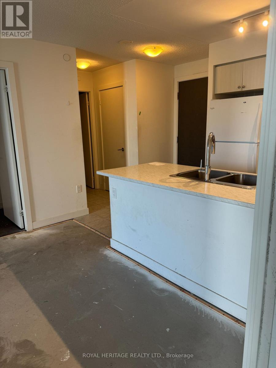 403 - 1346 Danforth Road, Toronto, ON - Indoor Photo Showing Kitchen With Double Sink