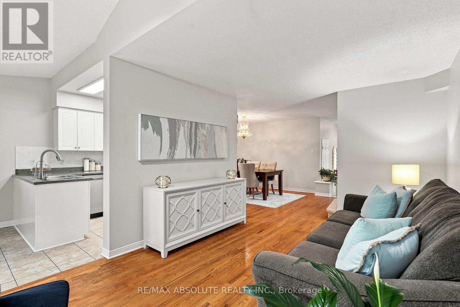 26 Milner Downs Crescent, Ottawa, ON - Indoor Photo Showing Living Room