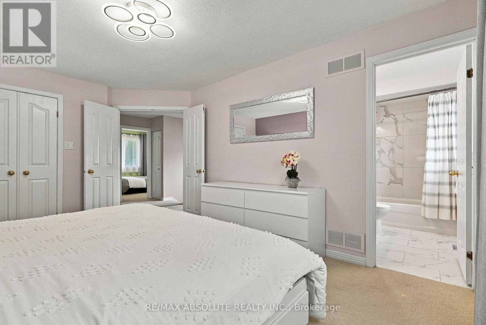 Primary Bedroom - 26 Milner Downs Crescent, Ottawa, ON - Indoor Photo Showing Bedroom