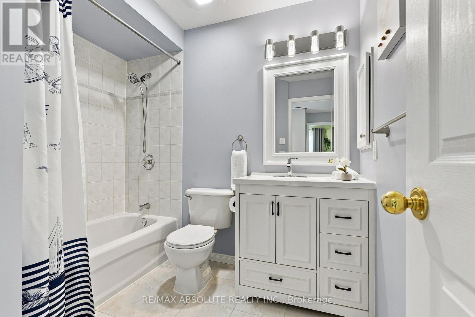 26 Milner Downs Crescent, Ottawa, ON - Indoor Photo Showing Bathroom