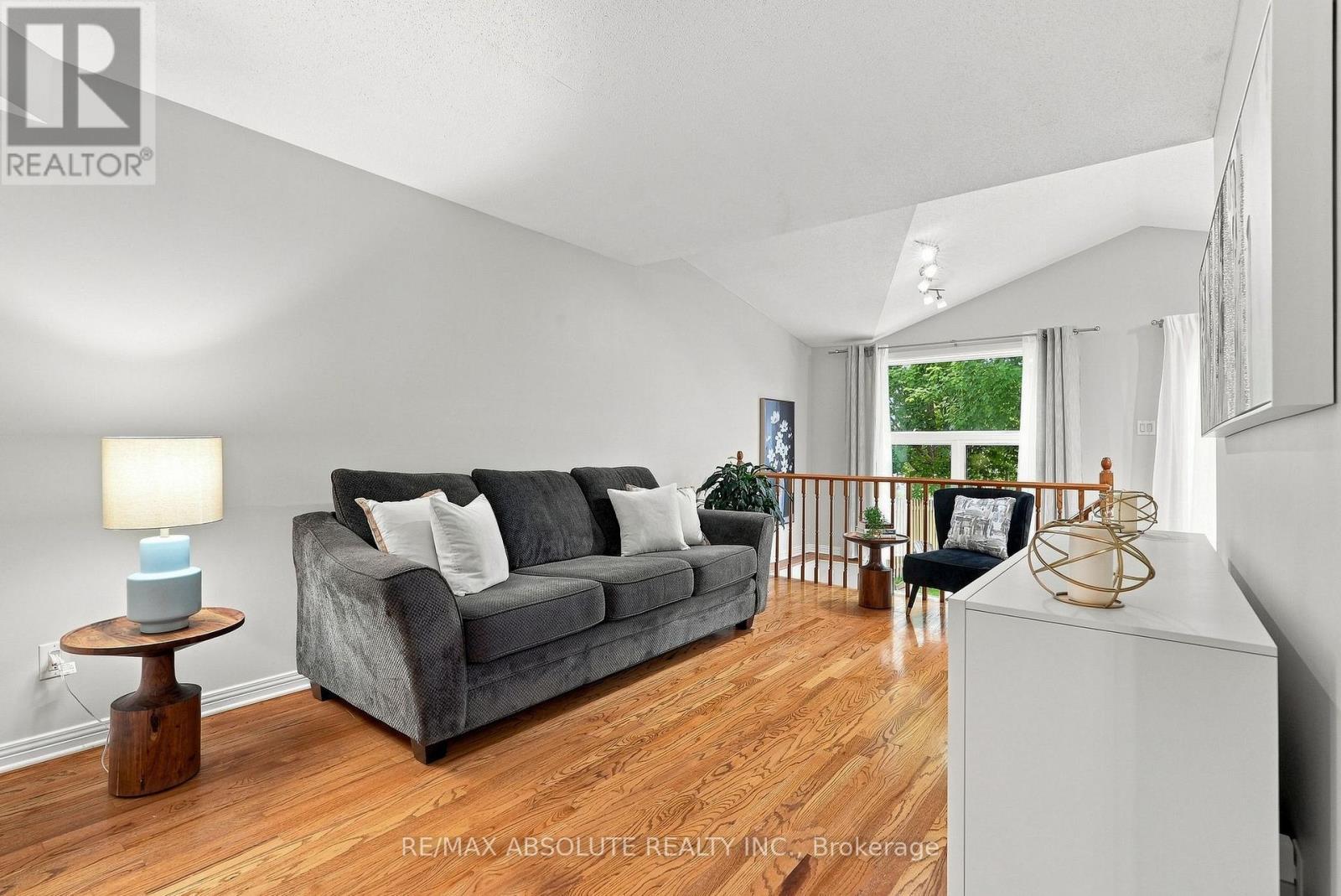 26 Milner Downs Crescent, Ottawa, ON - Indoor Photo Showing Living Room