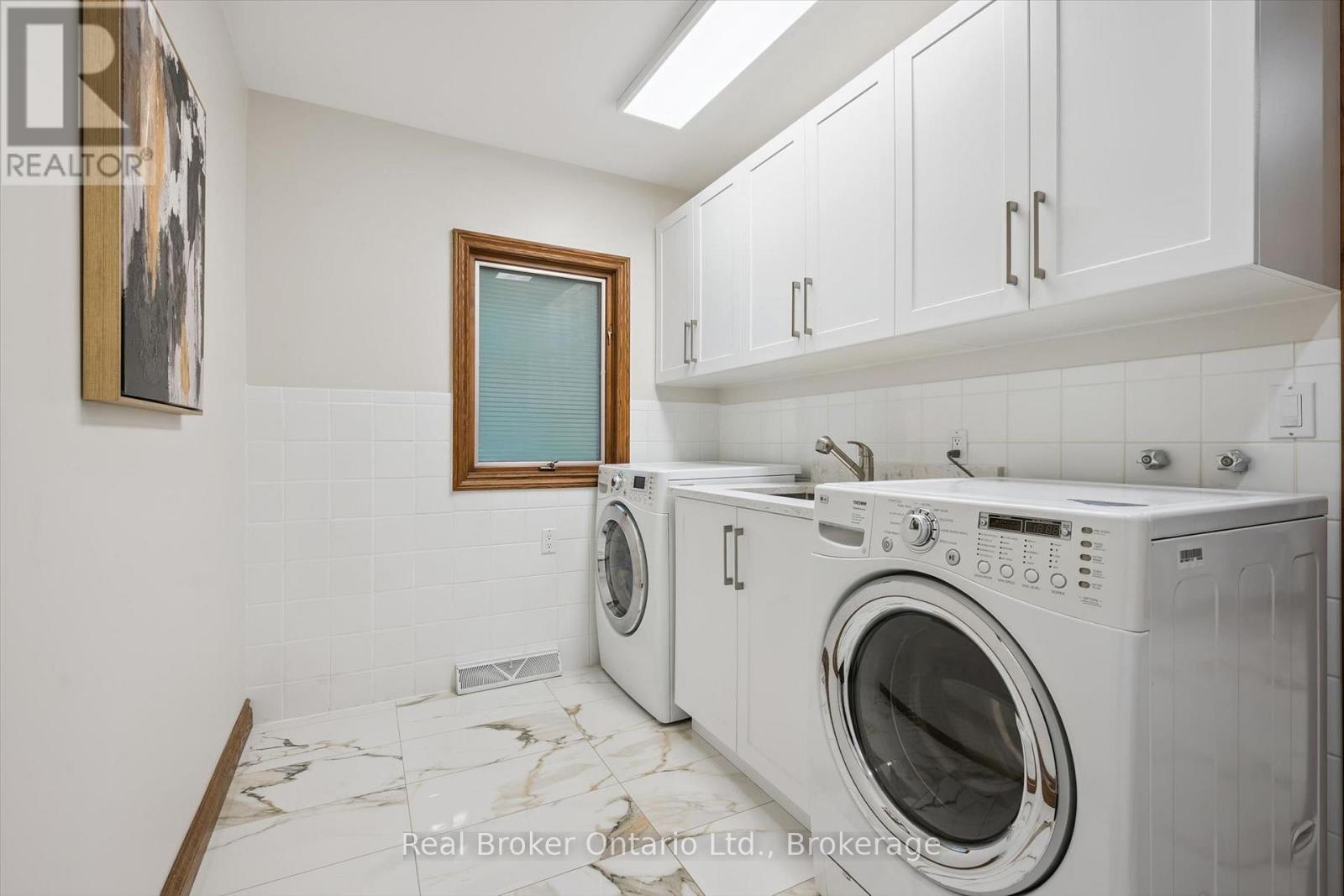 32 Sunset Drive, Woolwich, ON - Indoor Photo Showing Laundry Room