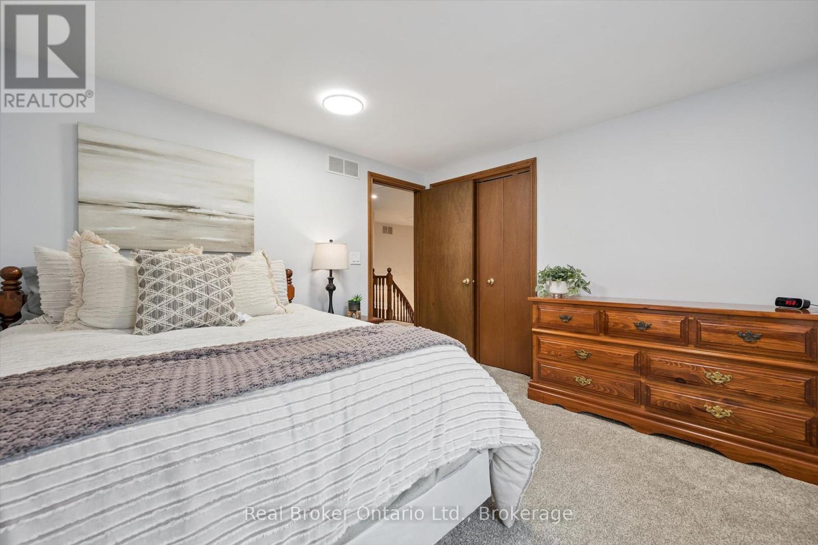 32 Sunset Drive, Woolwich, ON - Indoor Photo Showing Bedroom