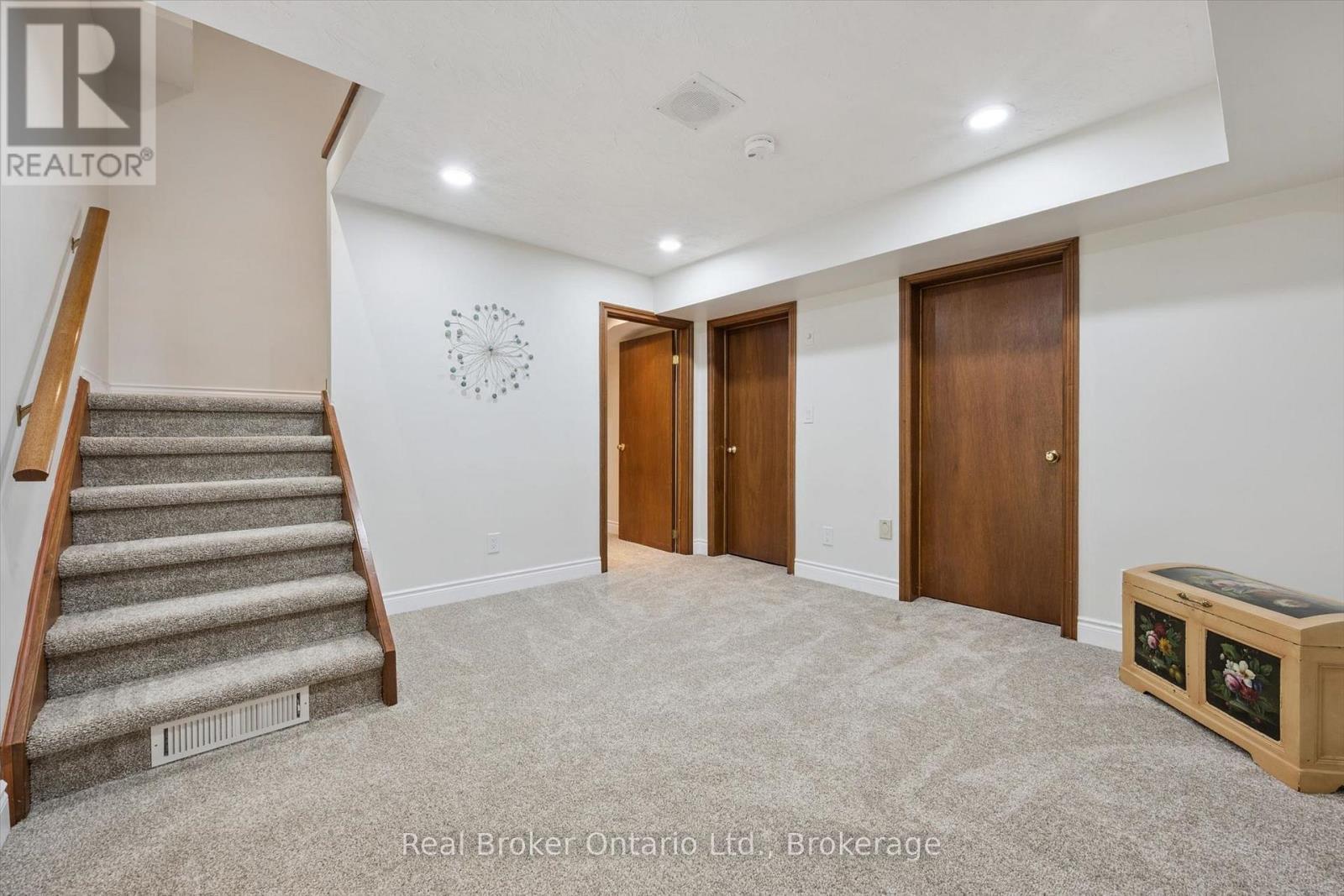 32 Sunset Drive, Woolwich, ON - Indoor Photo Showing Other Room