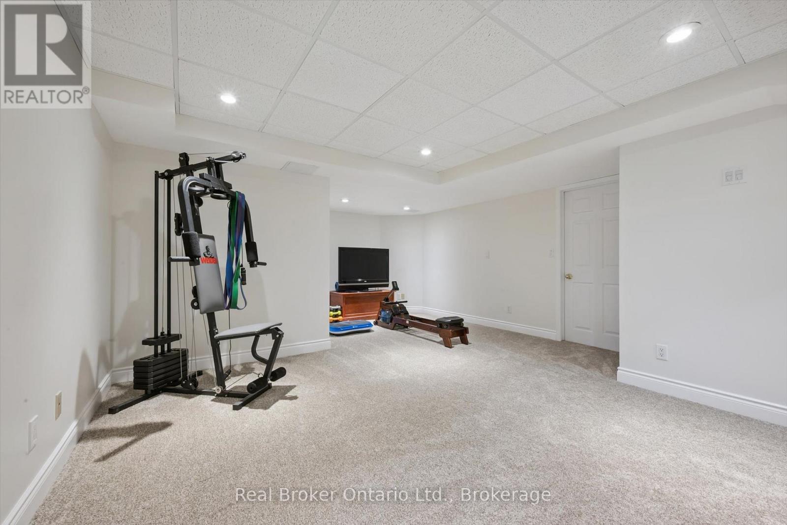 32 Sunset Drive, Woolwich, ON - Indoor Photo Showing Gym Room