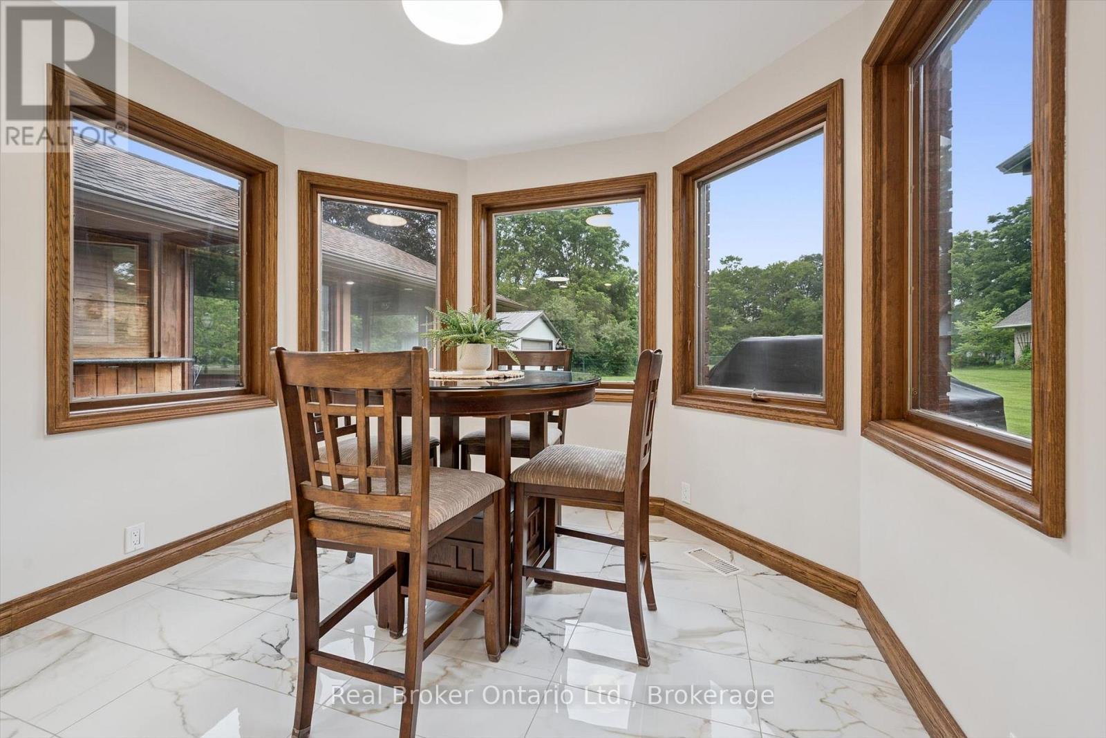 32 Sunset Drive, Woolwich, ON - Indoor Photo Showing Dining Room