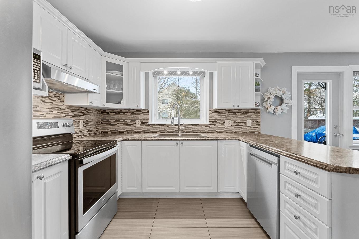 25 Aster Court, Halifax, NS - Indoor Photo Showing Kitchen With Upgraded Kitchen