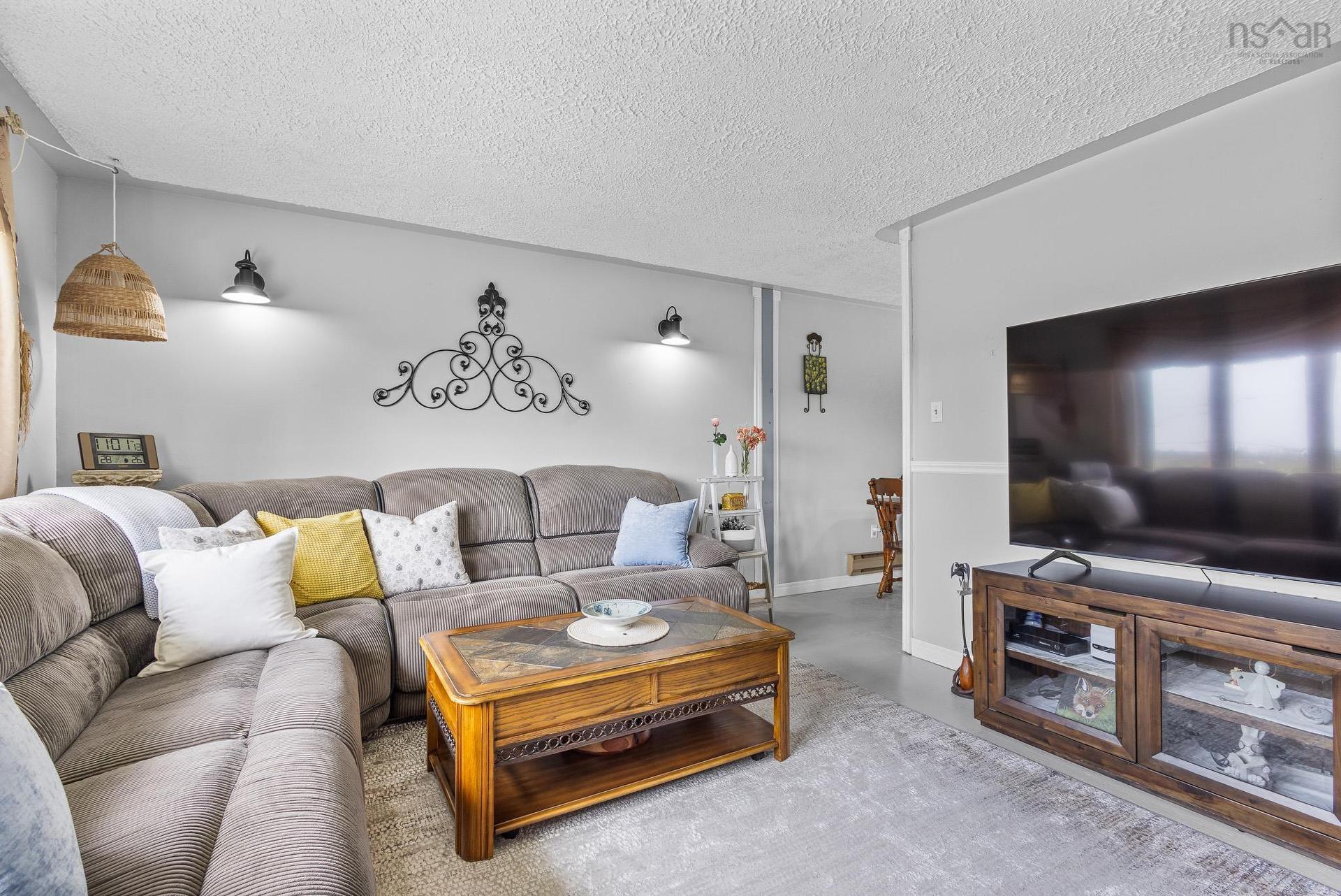62 Murphys Road, Murphy Cove, NS - Indoor Photo Showing Living Room
