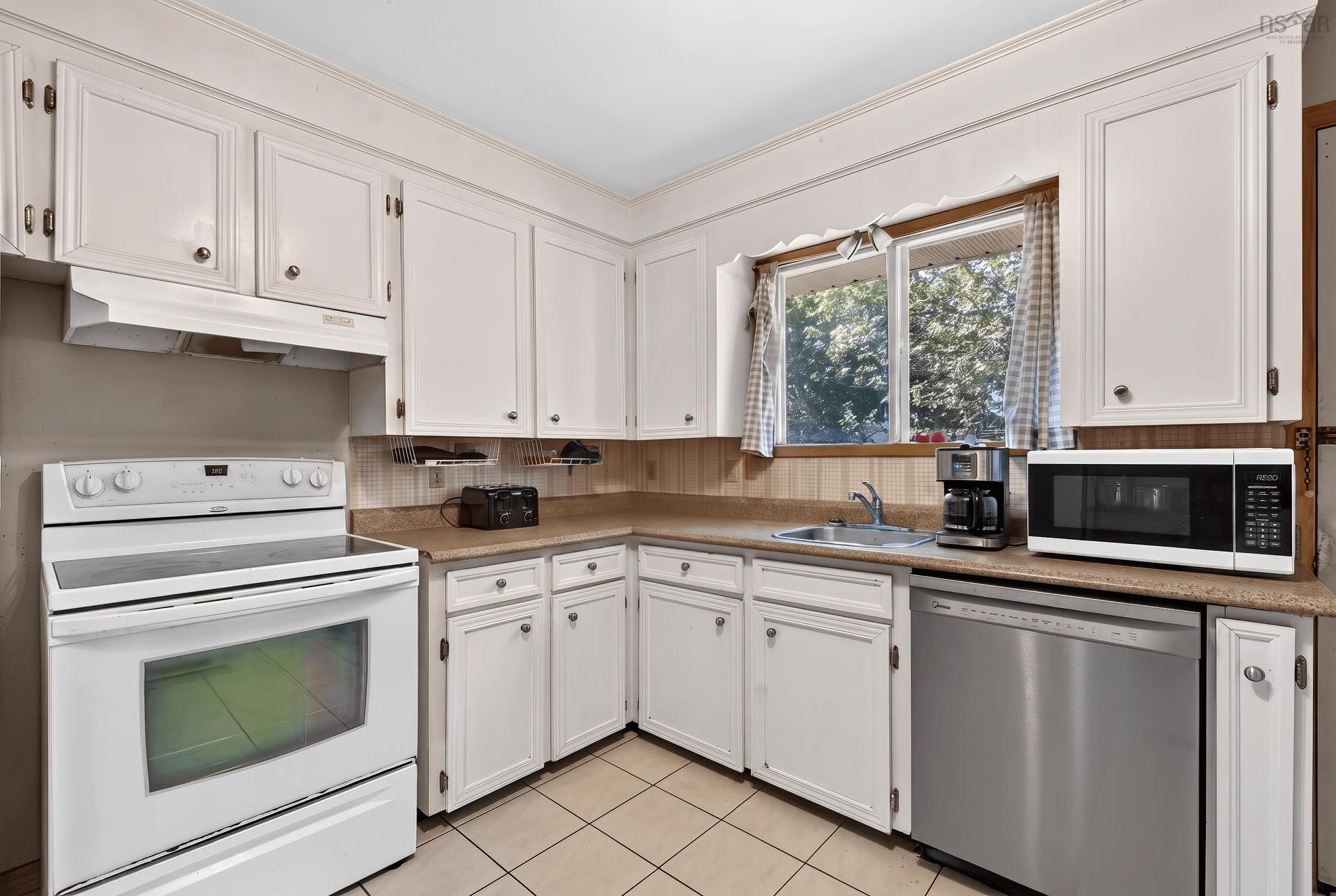 20 Apollo Court, Halifax, NS - Indoor Photo Showing Kitchen