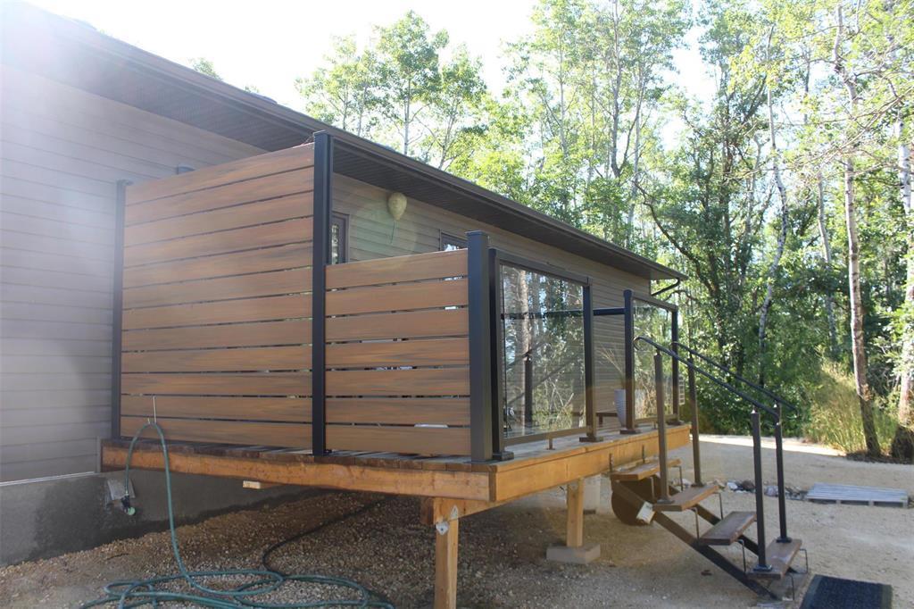 Fence for additional privacy. - 7 Dalvik Road, Gimli Rm, MB - Outdoor With Exterior